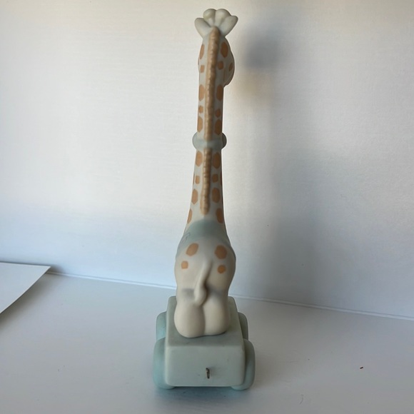 Precious Moments-Birthday Train-Keep Looking Up Age 6-Giraffe - Picture 2 of 5